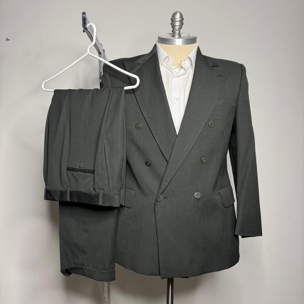 Kuppenheimer Mens Double Breasted Suit 44S 36W 2 Piece Solid Brown